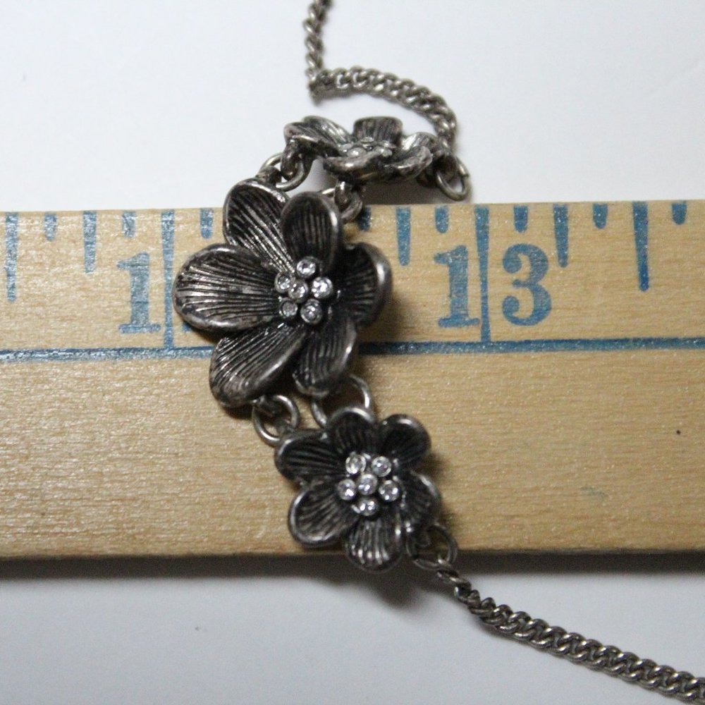 Marked Fossil 3 Flower Lobster Clasp Silvertone Fashion Chain Necklace - Picture 8 of 11
